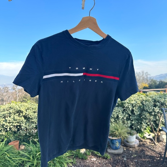 Tommy Hilfiger navy blue tee shirt - Picture 1 of 4